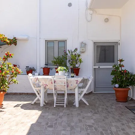 La Casa Lemonia Soroni